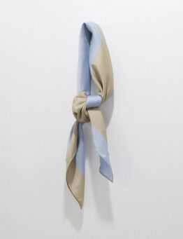 正韓  雙色方格柔軟絲巾 made in korea