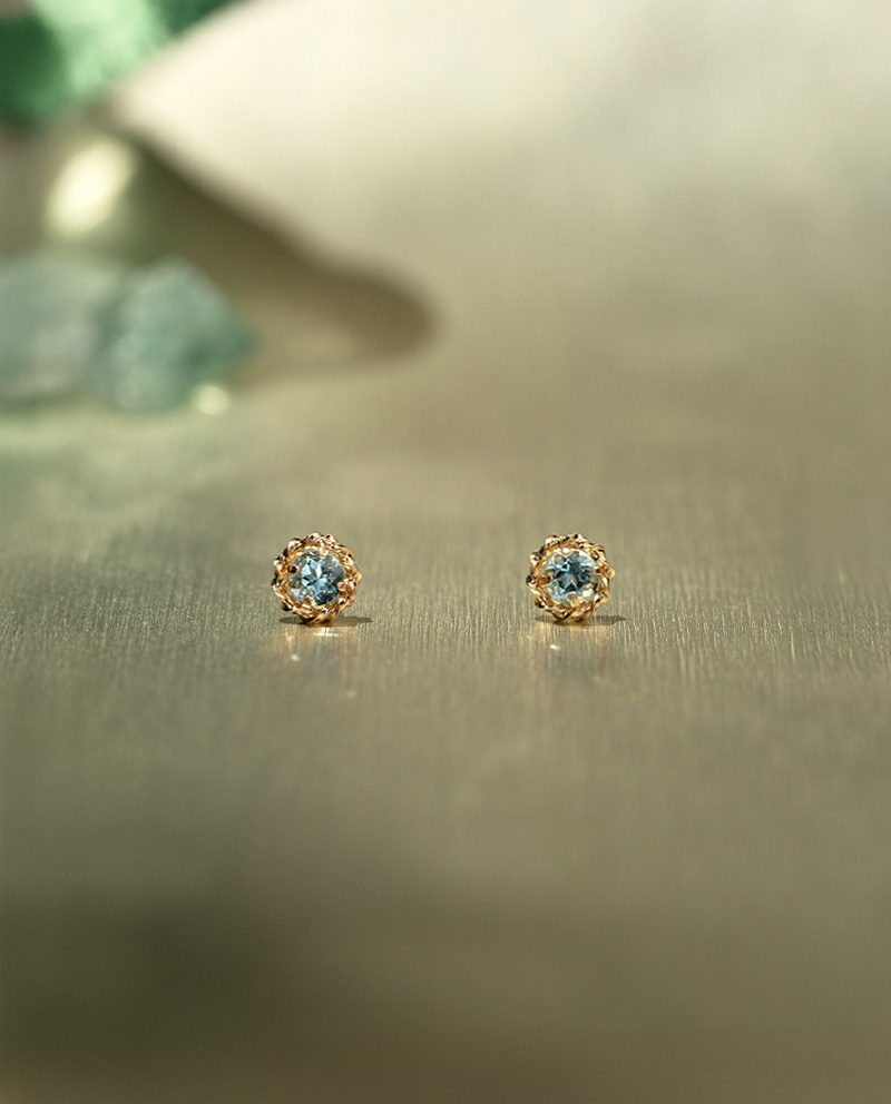 K18 古典花鑲海水藍寶耳環 3mm