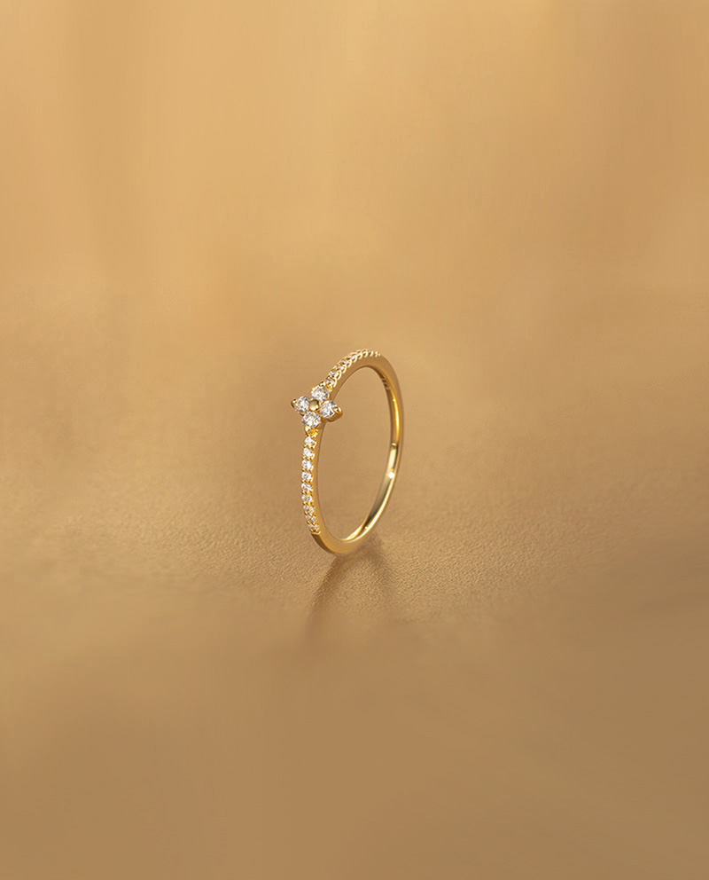 K10 Lucky Line 幸運草鑽石戒指