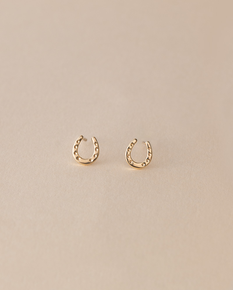 K10 富貴小馬蹄耳環