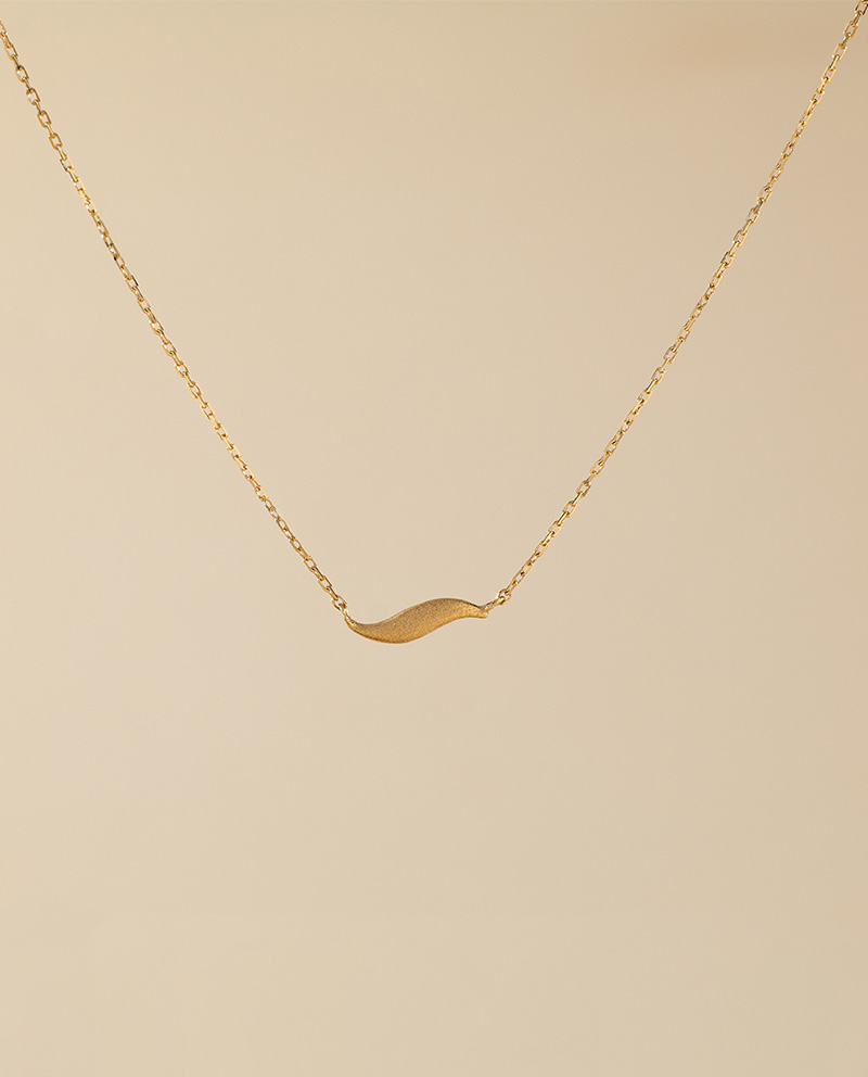 K18 絲絨霧面弧線項鍊